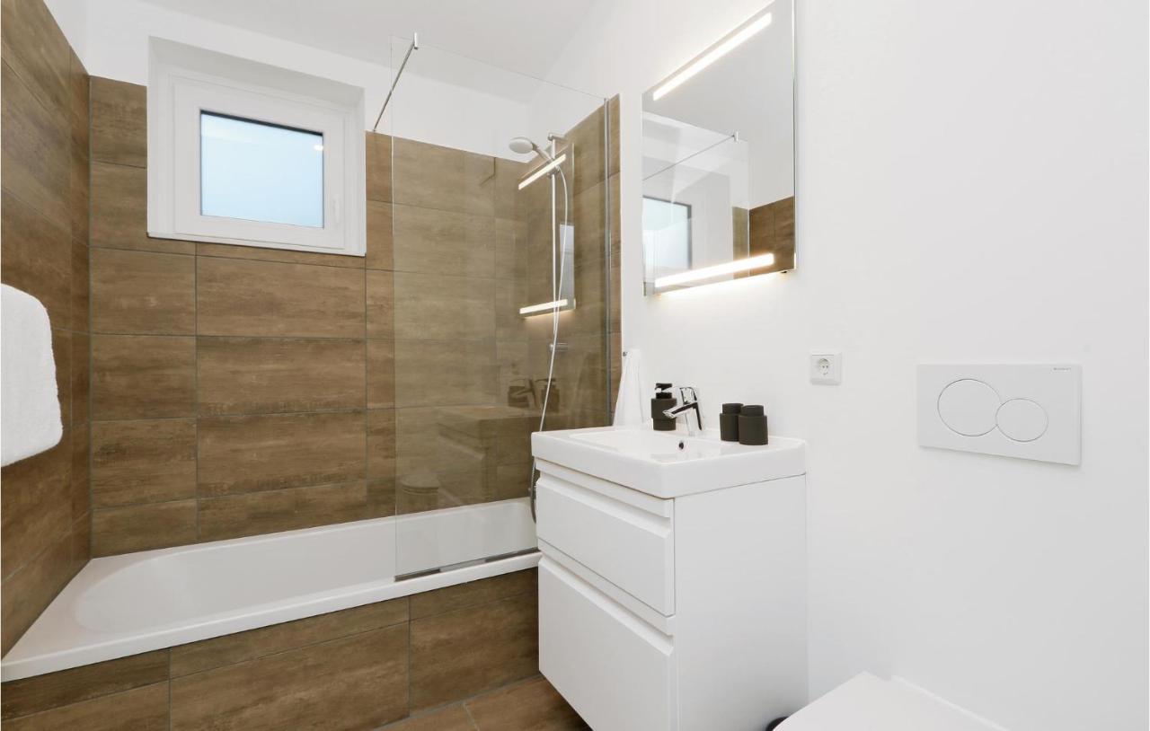 Lovely Home In Lembruch-Duemmer See With Wifi 외부 사진